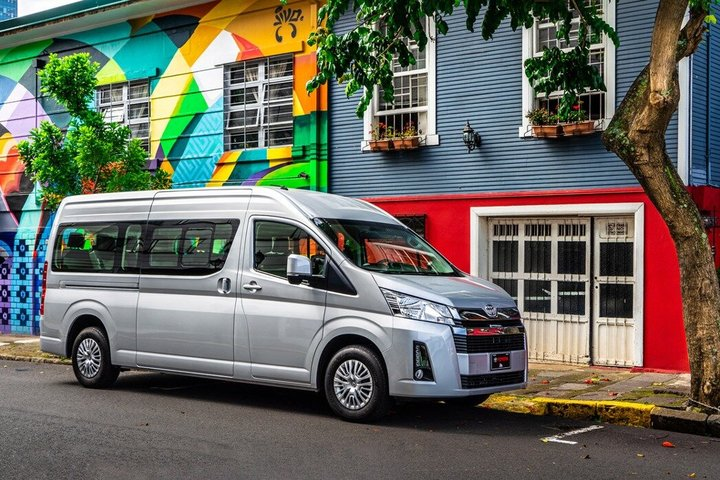 Private shuttle from SJO Airport to San Jose City - Photo 1 of 9